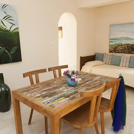 Aparthotel Troulakis