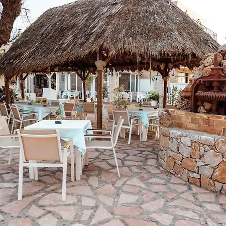 Aparthotel Troulakis Agia Marina (Crete)