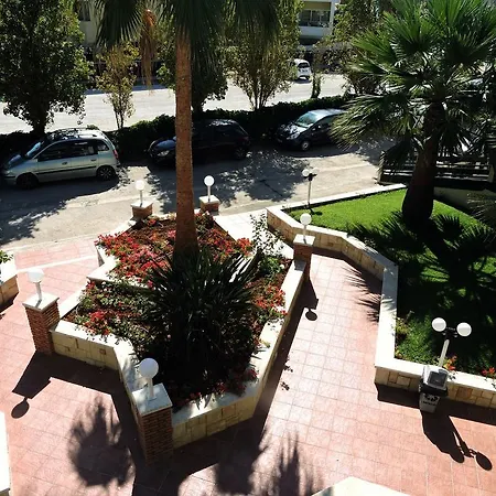 Aparthotel Troulakis Agia Marina (Crete)