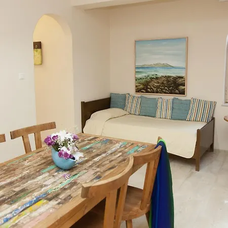 Aparthotel Troulakis Agia Marina (Crete)